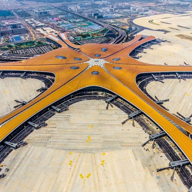 https://chinaexpert.cl/wp-content/uploads/2020/10/190918141650-beijing-daxing-international-airport-aerial-full-169-640x640.jpg